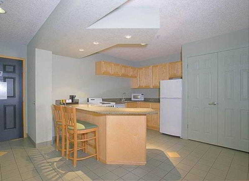 Best Western Plus Sebastian Hotel & Suites Room photo